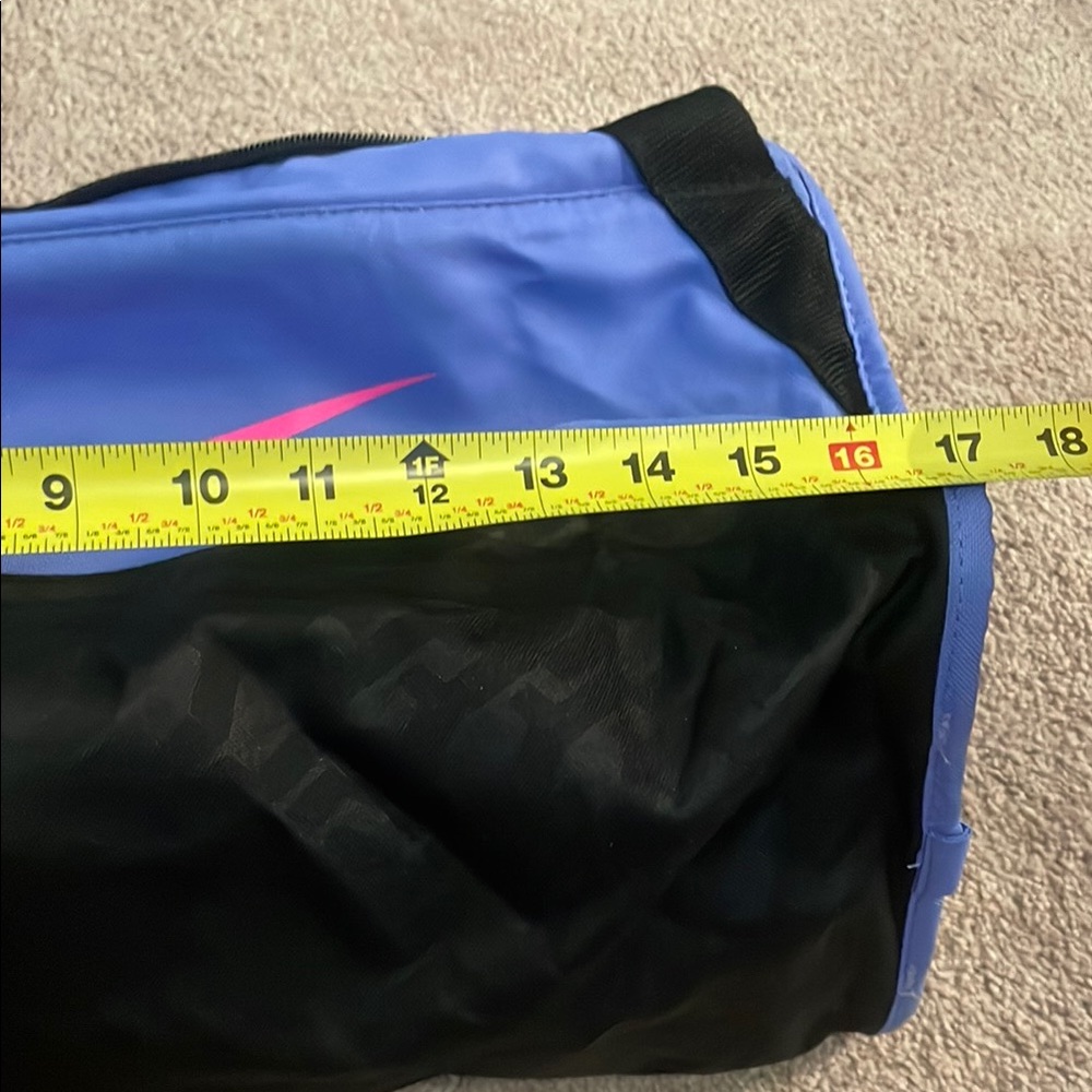 Nike Light Blue Travel Duffel with Pink Swoosh and Black Trim - Picture 5 of 6